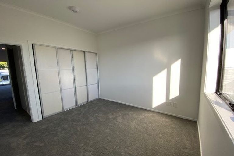 Photo of property in 17/11 Carlos Drive, Flat Bush, Auckland, 2016