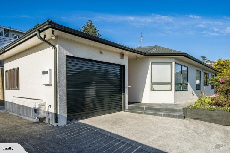 Photo of property in 46u2 Burgess Road, Johnsonville, Wellington, 6037