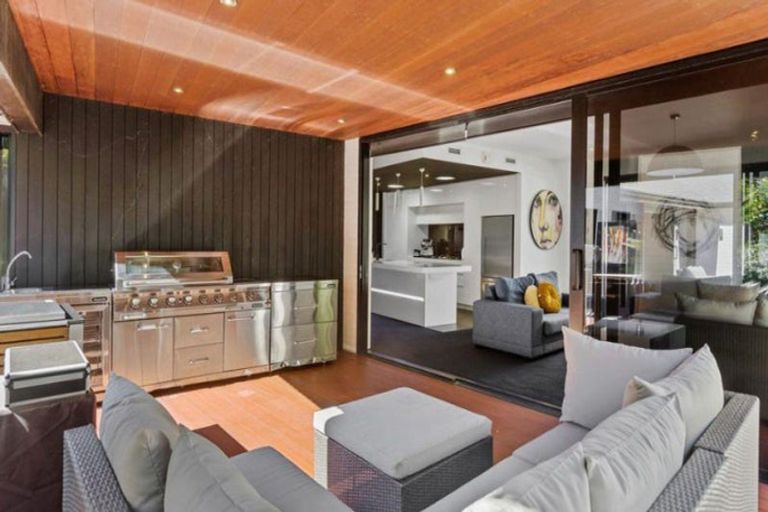 Photo of property in 14 Brooklands Road, Brooklands, New Plymouth, 4310