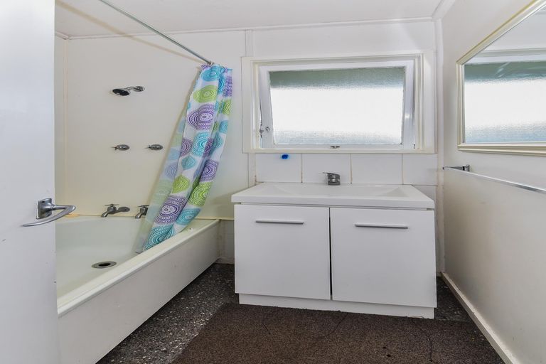 Photo of property in 18 Rata Street, Waiuku, 2123