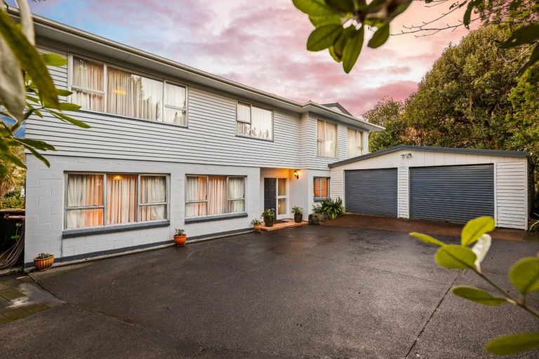 Photo of property in 15 Anich Road, Massey, Auckland, 0614