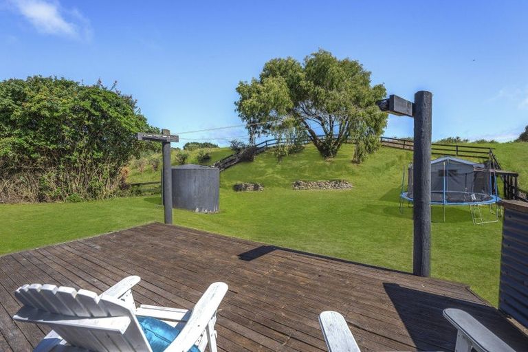 Photo of property in 189 Swamp Road, Te Horo, Otaki, 5581