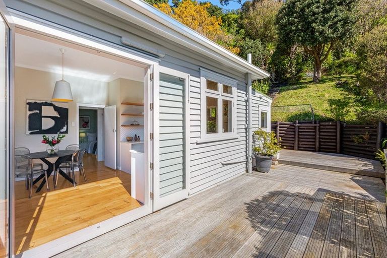 Photo of property in 26 Freeling Street, Island Bay, Wellington, 6023