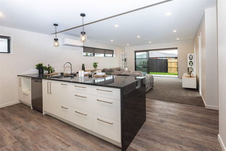 Photo of property in 4 Lussa Close, Broomfield, Christchurch, 8042