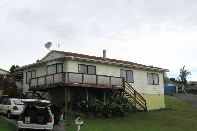 Photo of property in 70 Sunvue Road, Glen Eden, Auckland, 0602