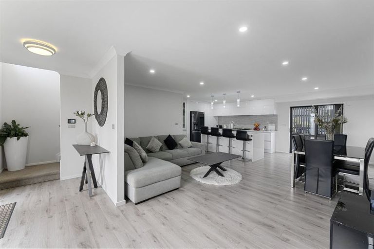 Photo of property in 126 Keri Vista Rise, Papakura, 2110