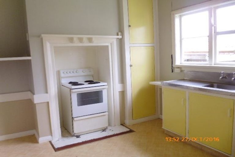 Photo of property in 29-31a Peel Street, Westport, 7825