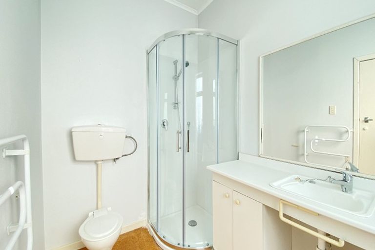 Photo of property in 122 Rathgar Road, Henderson, Auckland, 0610