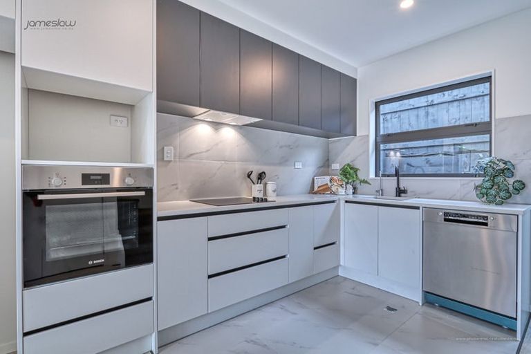 Photo of property in 11/13 Grove Lane, Pakuranga, Auckland, 2010