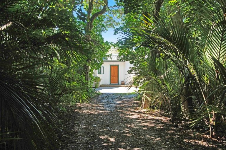 Photo of property in 15 Catley Road, Te Horo, Otaki, 5582