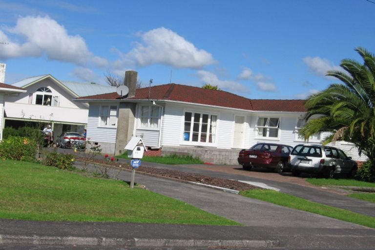 Photo of property in 61 Gloria Avenue, Te Atatu Peninsula, Auckland, 0610
