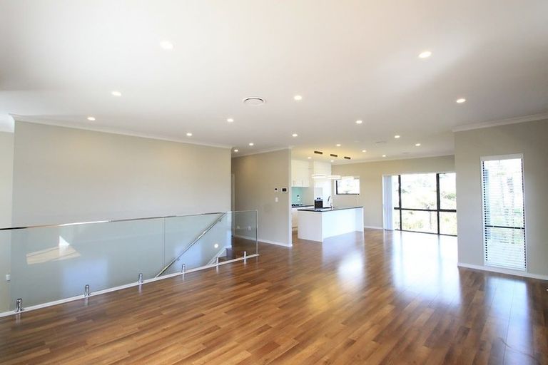 Photo of property in 14 Vazey Way, Hobsonville, Auckland, 0618