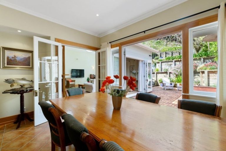 Photo of property in 210 Oriental Parade, Oriental Bay, Wellington, 6011
