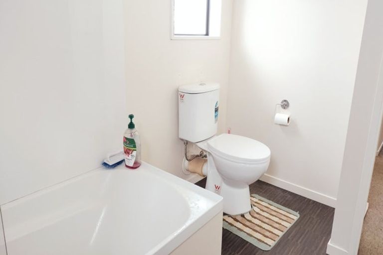 Photo of property in 18 Pyramid Place, Glen Eden, Auckland, 0602