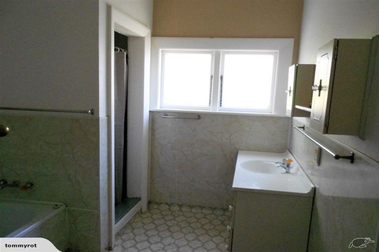 Photo of property in 110 Rattray Street, Riccarton, Christchurch, 8041