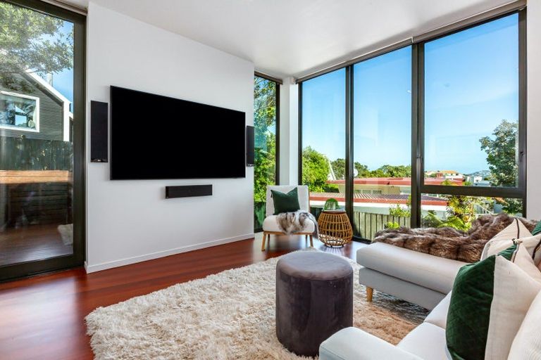 Photo of property in 24d Mandalay Terrace, Khandallah, Wellington, 6035