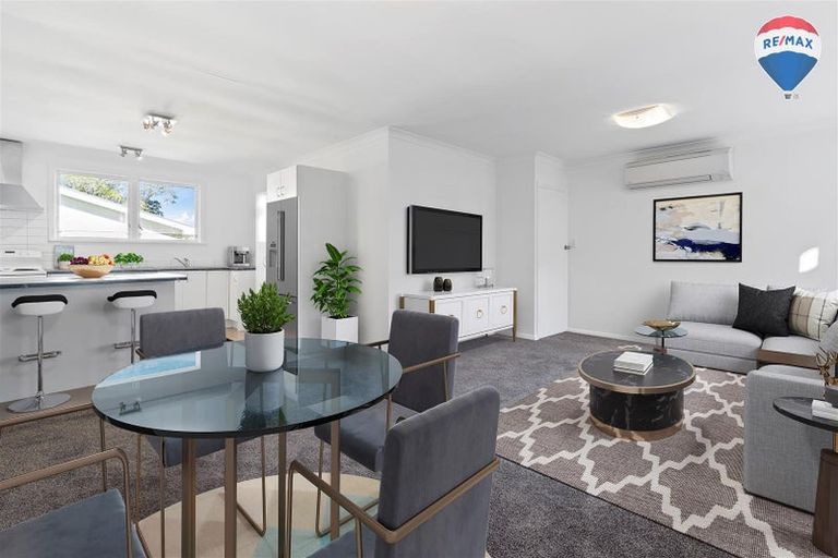 Photo of property in 43 Stewart Drive, Newlands, Wellington, 6037