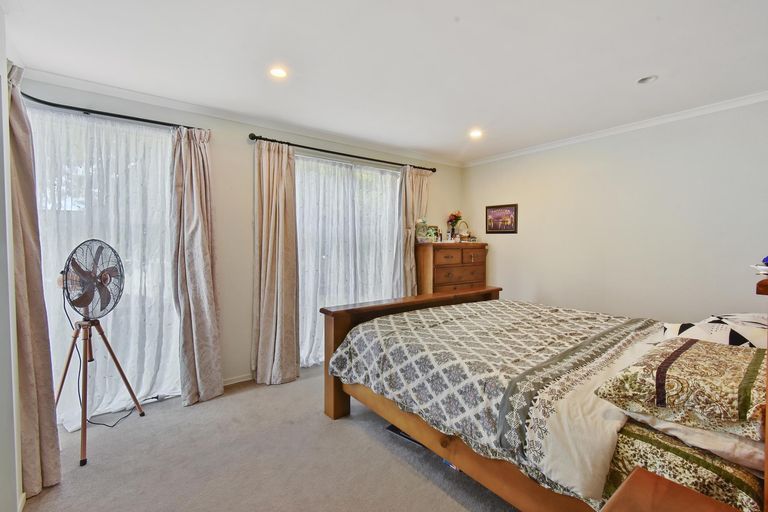 Photo of property in 3 The Track, Takanini, 2112