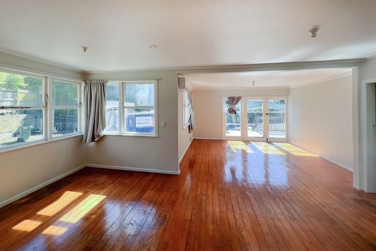 Photo of property in 15 Surrey Street, Manurewa, Auckland, 2102