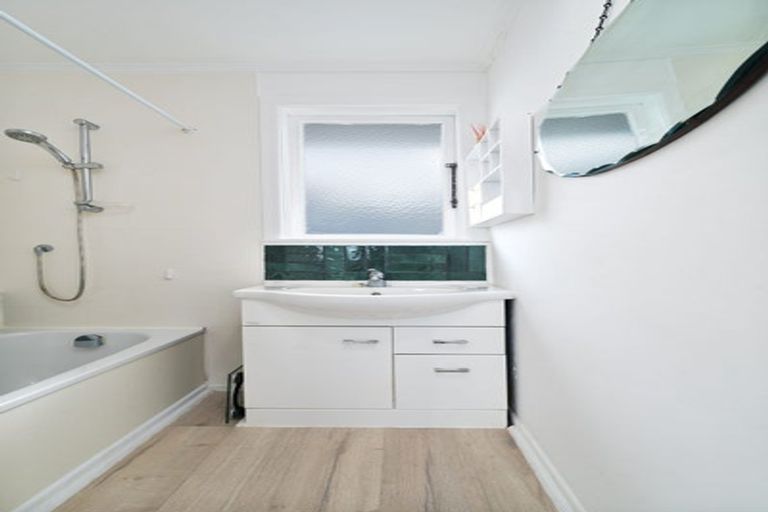 Photo of property in 7 Helena Street, Massey, Auckland, 0614