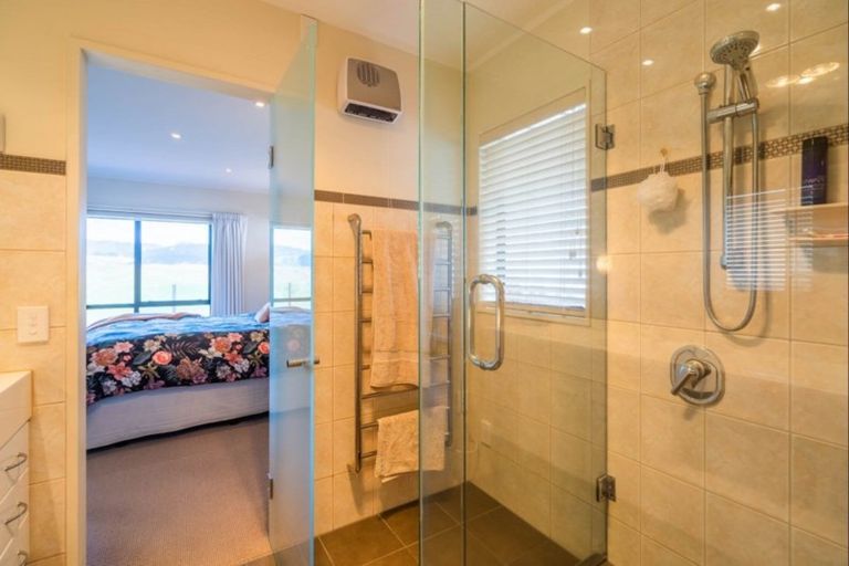 Photo of property in 58 Golf Road, Paraparaumu Beach, Paraparaumu, 5032