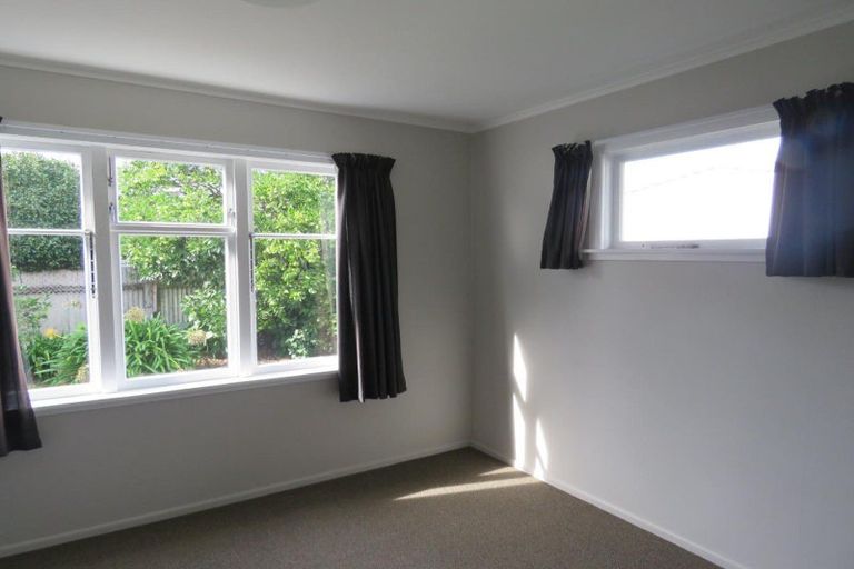 Photo of property in 235 Tukapa Street, Westown, New Plymouth, 4310