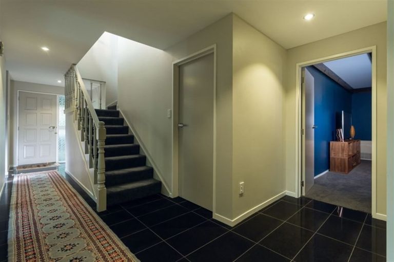 Photo of property in 10 Harkness Place, Avonhead, Christchurch, 8042