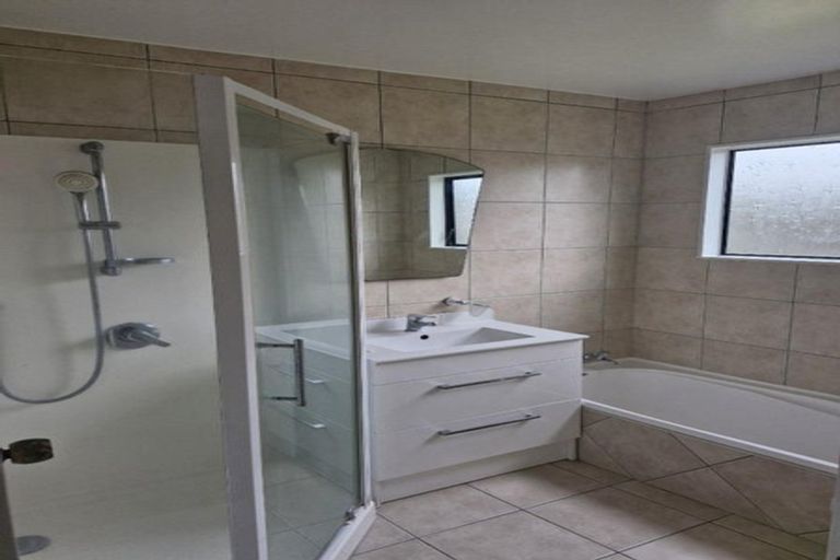 Photo of property in 36 Poplar Grove, Whalers Gate, New Plymouth, 4310