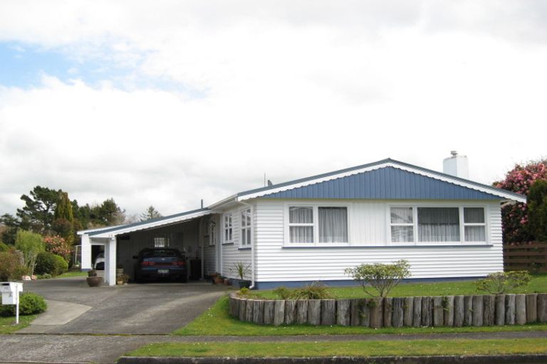 Photo of property in 13 Montjoy Street, Stratford, 4332