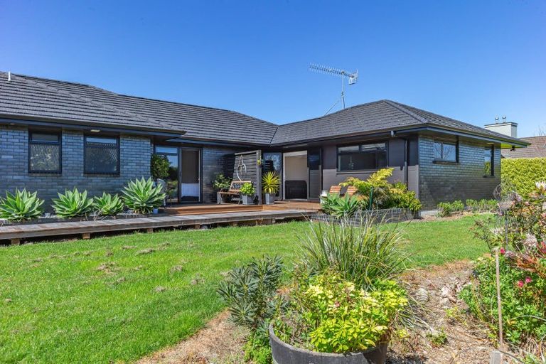 Photo of property in 35 Pinot Crescent, Ohau, 5570