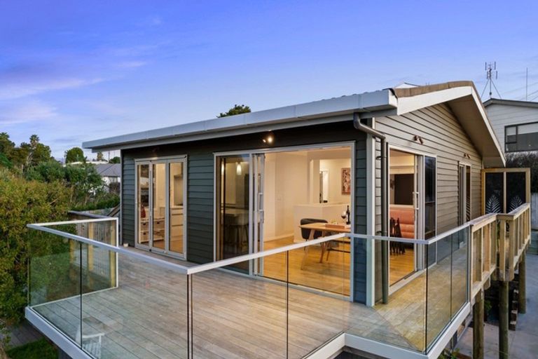 Photo of property in 2/17 Moffat Road, Red Beach, 0932