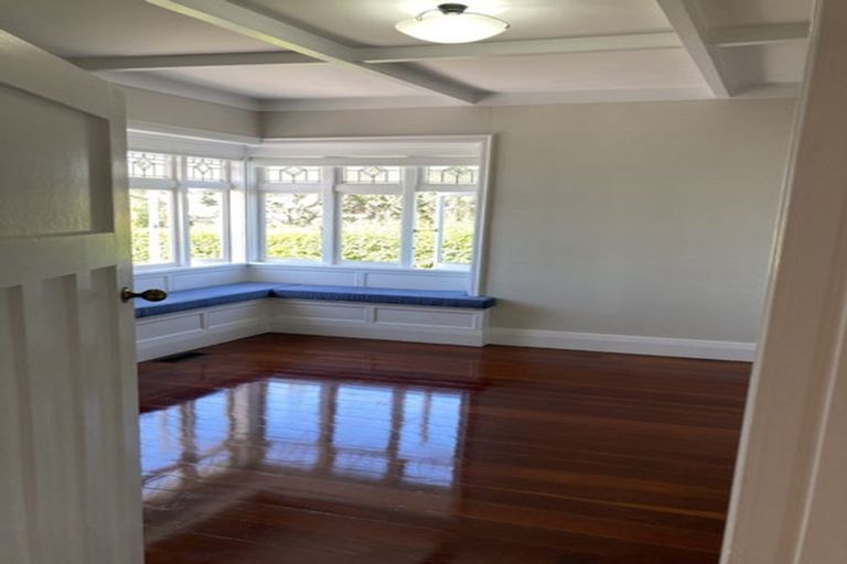 Photo of property in 1/46 Old Lake Road, Narrow Neck, Auckland, 0624