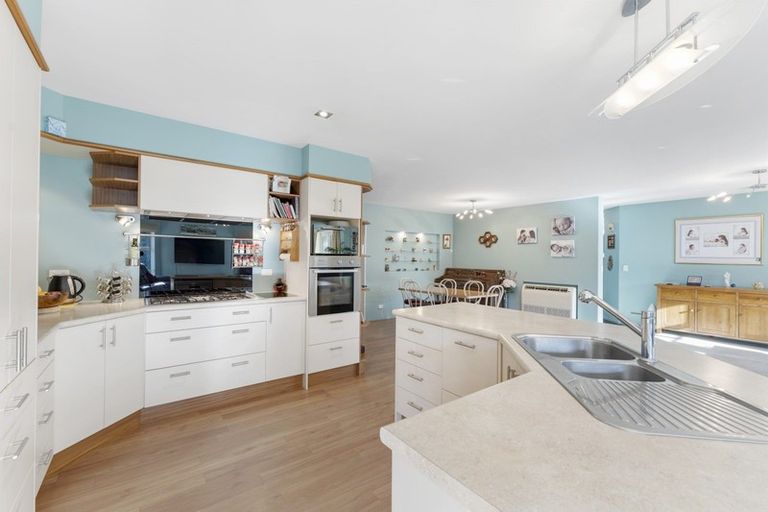 Photo of property in 15 Saddleback Green, Halswell, Christchurch, 8025