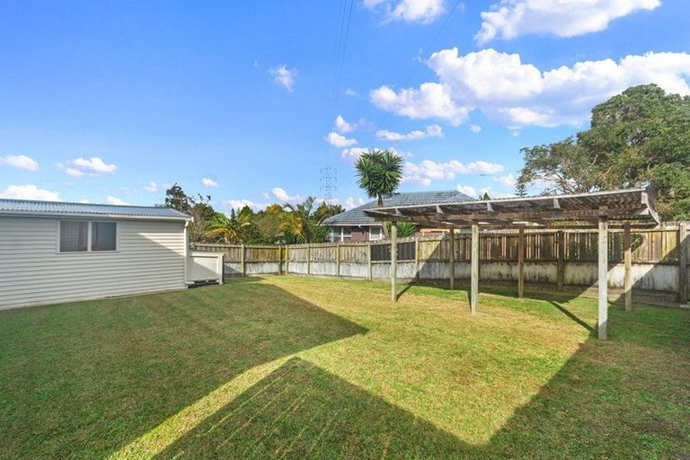 Photo of property in 29 Lyndhurst Road, Te Atatu South, Auckland, 0610
