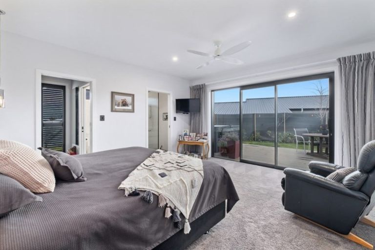 Photo of property in 13 Kotare Drive, Wanaka, 9305