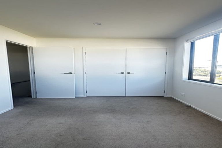 Photo of property in 16 Dorothy Thorpe Way, New Lynn, 0600