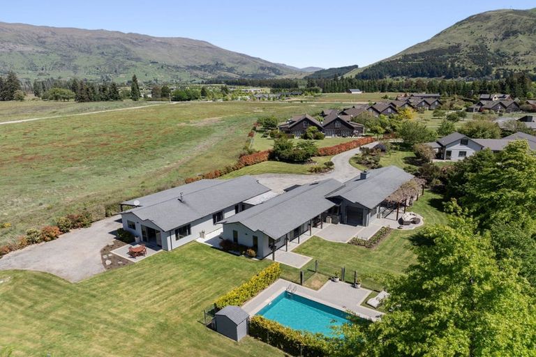 Photo of property in 5 Ironview Lane, Wanaka, 9382