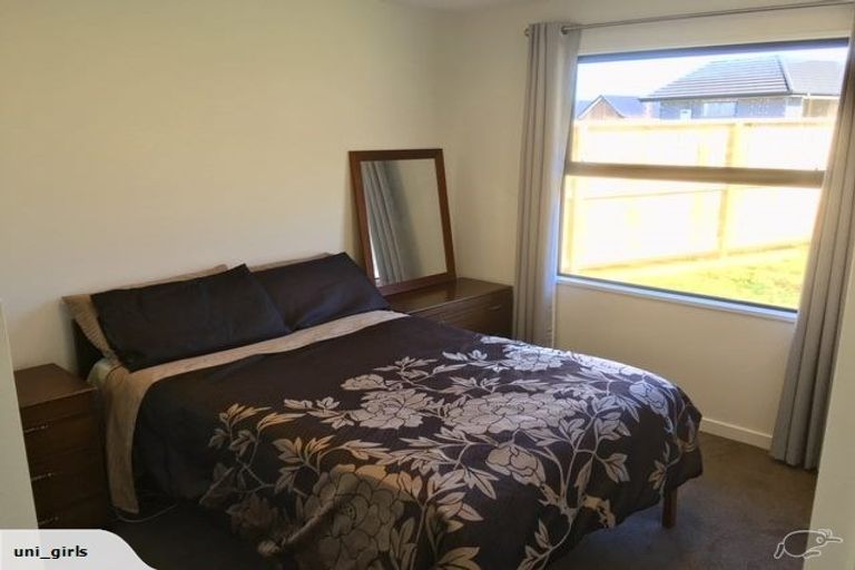 Photo of property in 13 Pennycook Place, Lake Hawea, 9382