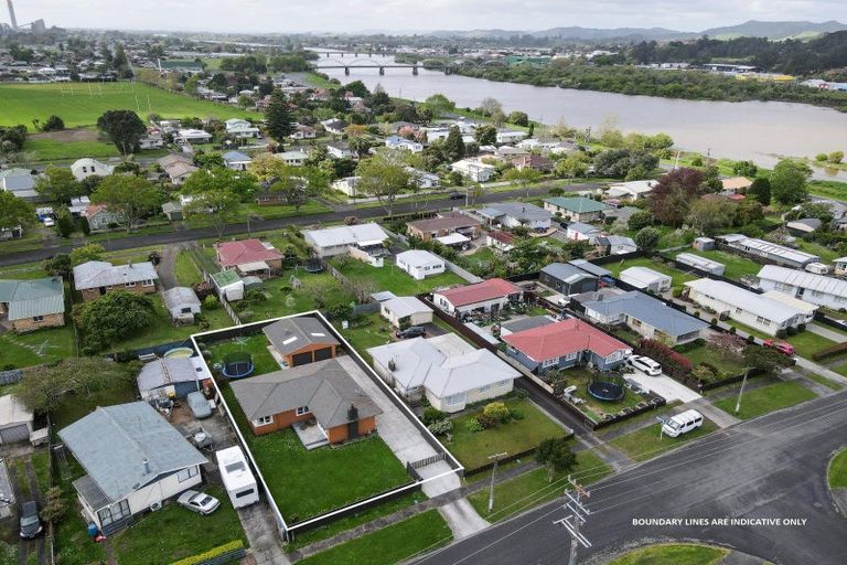 Photo of property in 16 Porritt Avenue, Huntly, 3700