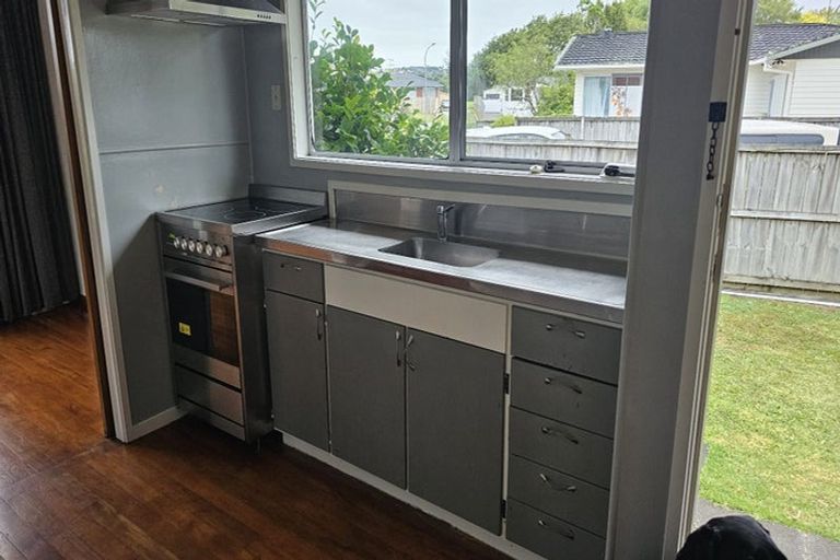 Photo of property in 5 Nan Place, Pakuranga Heights, Auckland, 2010