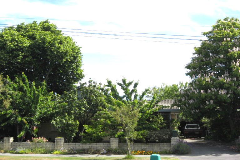 Photo of property in 402 Mairehau Road, Parklands, Christchurch, 8083