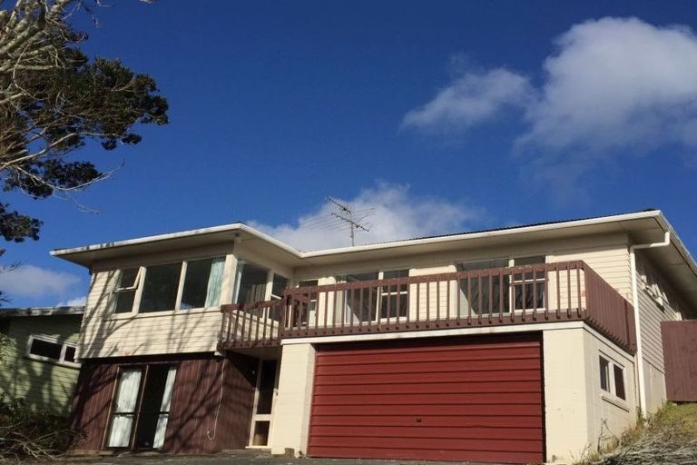 Photo of property in 13 Beswick Place, Birkdale, Auckland, 0626