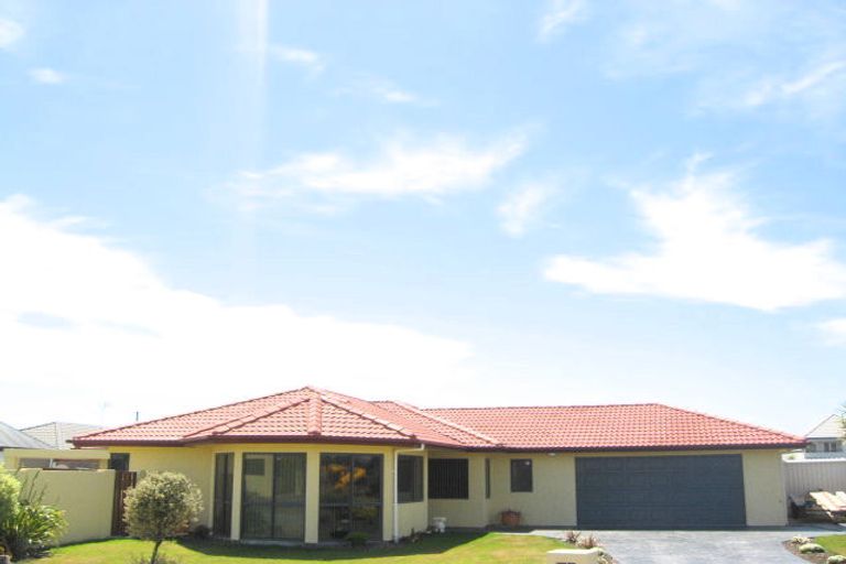 Photo of property in 10 Evenwood Place, Waimairi Beach, Christchurch, 8083