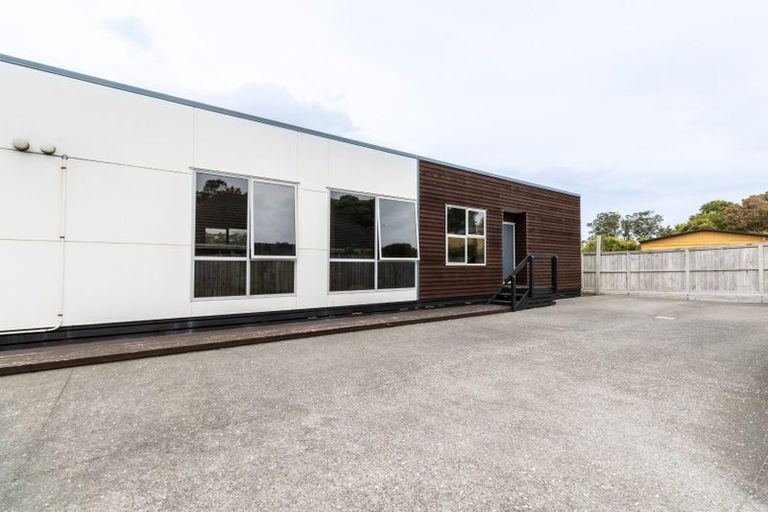 Photo of property in 48a Bassett Road, Johnsonville, Wellington, 6037