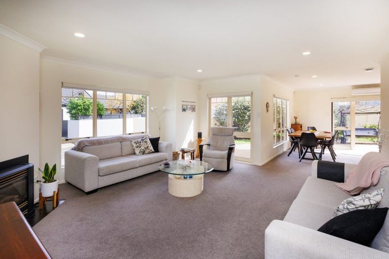 Photo of property in 5 Fountain Court, Palmerston North, 4410