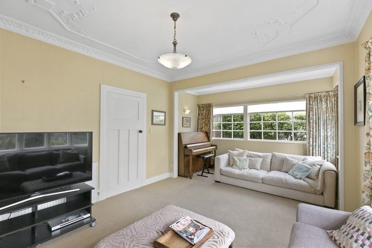 Photo of property in 30 Raumati Terrace, Khandallah, Wellington, 6035