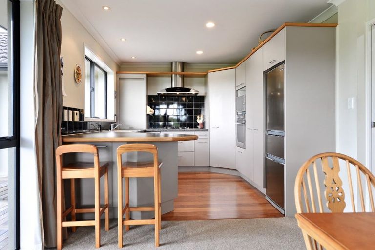 Photo of property in 12 Peninsula Point, Huntington, Hamilton, 3210