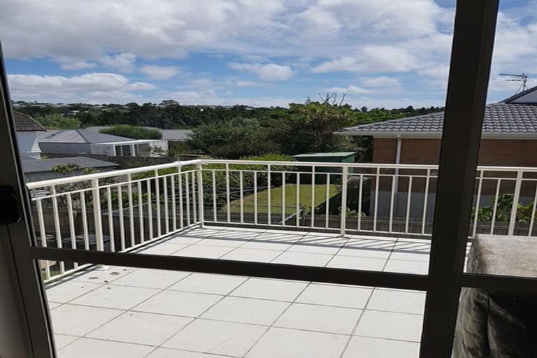 Photo of property in 16 Kauri Glen Road, Northcote, Auckland, 0627