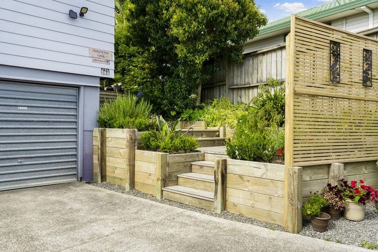 Photo of property in 39a Pohutukawa Avenue, Red Beach, 0932