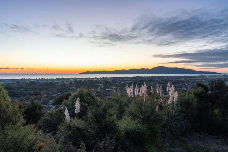 Photo of property in 3 Ridgeview Lane, Paraparaumu, 5032